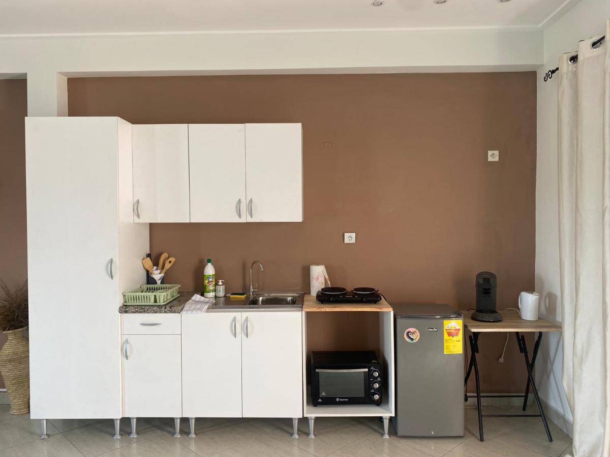 L'Oasis Guesthouse Cotonou Bagian luar foto